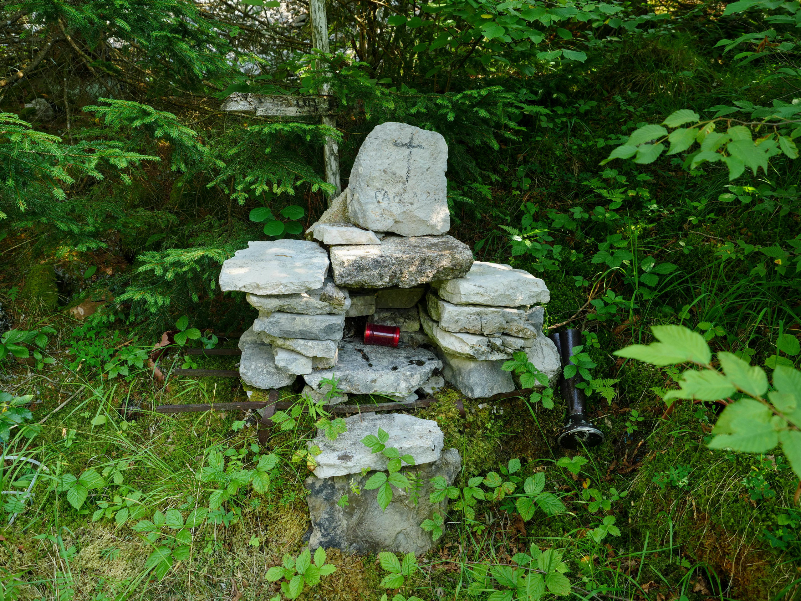 Capitello commemorativo in Pineda