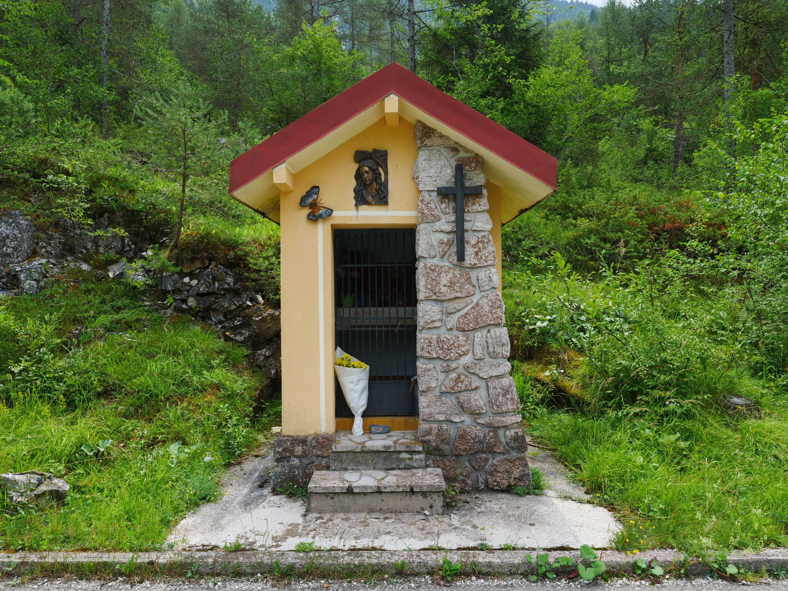 Marzana - Capitello commemorativo